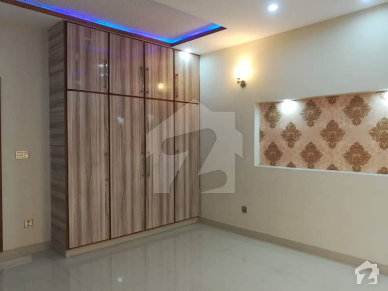 10 Marla Used House For Sale In Talha Block Sector E Of Bahria Town Lahore