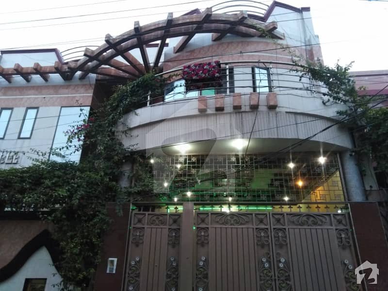 10 Marla Luxury House For Sale In Shahbaz Town B Block Faisalabad