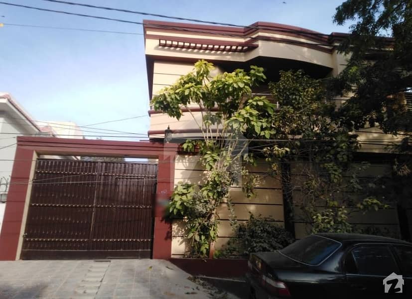 پی ای سی ایچ ایس بلاک 6 پی ای سی ایچ ایس جمشید ٹاؤن کراچی میں 5 کمروں کا 10 مرلہ مکان 2.25 لاکھ میں کرایہ پر دستیاب ہے۔
