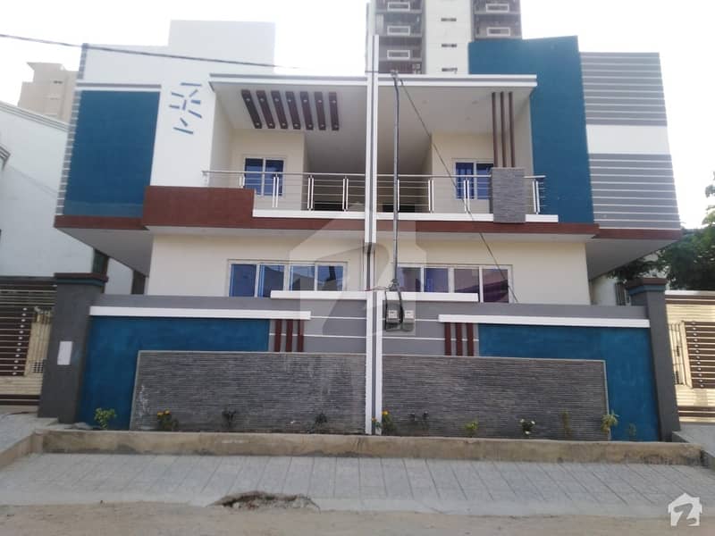 کراچی میمن سوسائٹی گلشنِ اقبال ٹاؤن کراچی میں 4 کمروں کا 10 مرلہ مکان 7.25 کروڑ میں برائے فروخت۔