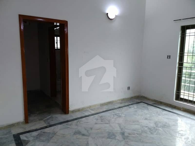 اویسیہ ہاؤسنگ سوسائٹی لاہور میں 3 کمروں کا 1 کنال بالائی پورشن 45 ہزار میں کرایہ پر دستیاب ہے۔
