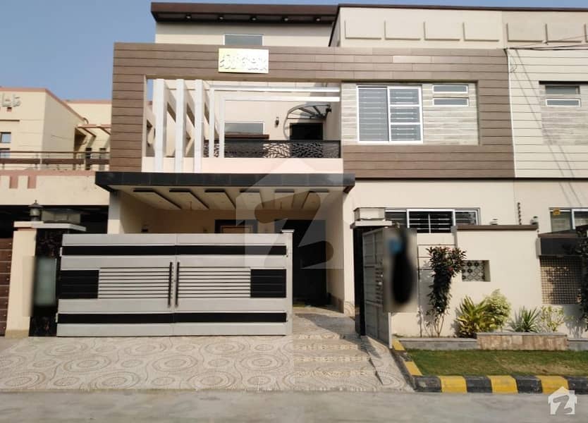 ریونیو سوسائٹی - بلاک اے ریوینیو سوسائٹی لاہور میں 5 کمروں کا 14 مرلہ مکان 3.4 کروڑ میں برائے فروخت۔