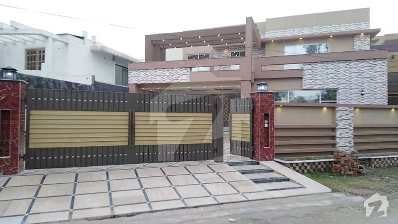 1.5 Kanal Brand New House For Sale
