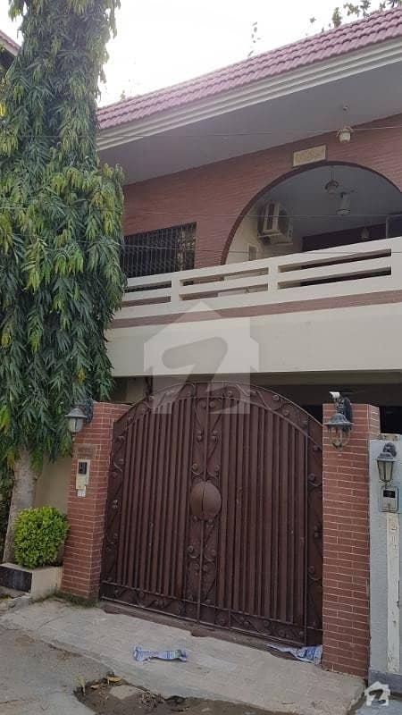 یاسین آباد گلبرگ ٹاؤن کراچی میں 7 کمروں کا 10 مرلہ مکان 4.5 کروڑ میں برائے فروخت۔