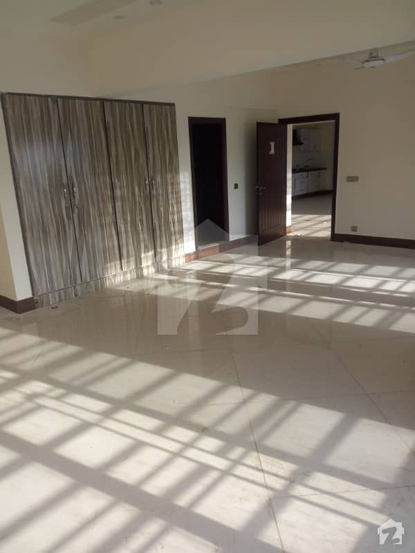 Saima Twins Towers Extra Ordinary Apartment For Rent