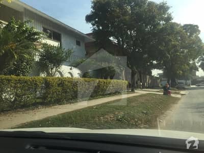 F-10 800 Yards Corner 8 Bed Room House For Sale F-10 800 Yards Corner 8 Bed Room House For Sale