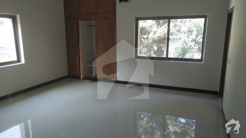 2800 Sqyd Beautiful Corner House Back Open For Sale In Islamabad G6