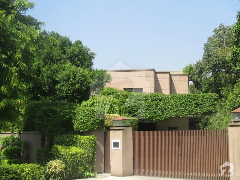 Separate Gate 1 Kanal 2 Beds Lower Portion With TV Lounge n Drawing Dinning Lawn