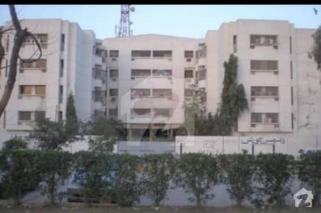 3 Bed D/D West Open Fully Renovated Flat In Dolmen Court On Ground Floor 3 Bed D/D West Open Fully Renovated Flat In Dolmen Court On Ground Floor