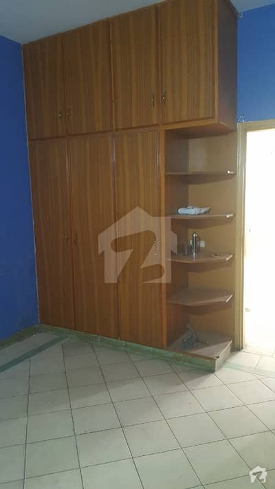 2 Bed Attached 2 Bath Corner Flat For Rent