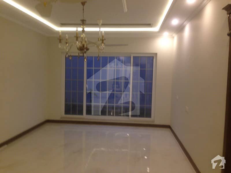 F7 Brand New Modern Luxurious Lower Portion For Rent