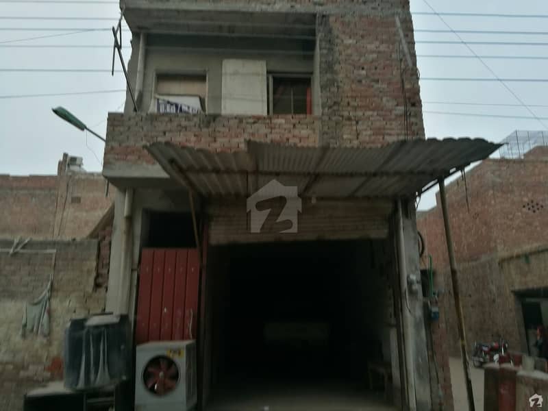 گرین ٹاؤن لاہور میں 5 کمروں کا 10 مرلہ مکان 2 کروڑ میں برائے فروخت۔