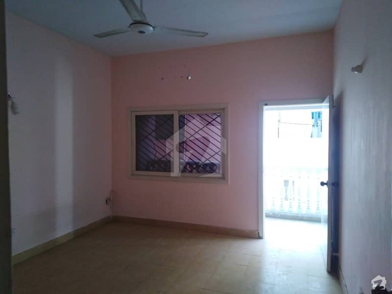 Flat Available For Rent Bukhari Commercial