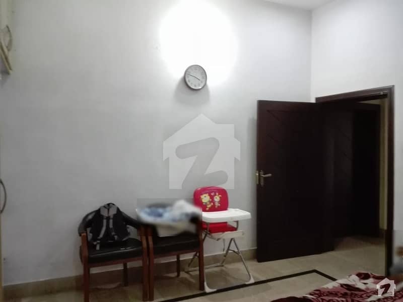 میڈیا کوم ایونیو فیصل آباد میں 4 کمروں کا 10 مرلہ مکان 1.45 کروڑ میں برائے فروخت۔