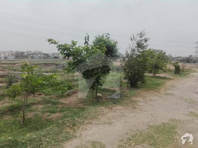 Ideal Location At Humak Model Town Plot For Sale