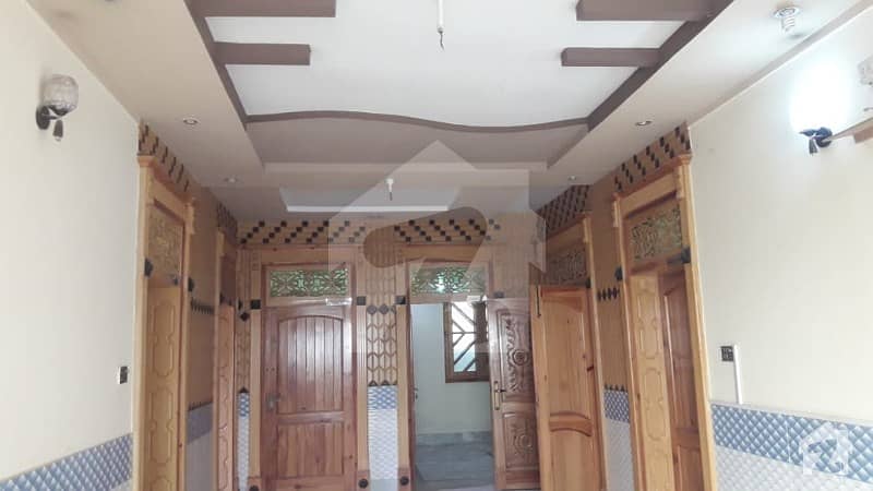 اولڈ باڑہ روڈ پشاور میں 4 کمروں کا 8 مرلہ مکان 45 ہزار میں کرایہ پر دستیاب ہے۔