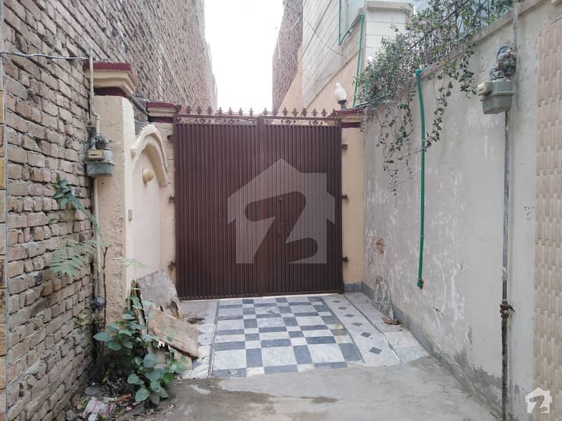 ورسک روڈ پشاور میں 6 کمروں کا 9 مرلہ مکان 1.6 کروڑ میں برائے فروخت۔
