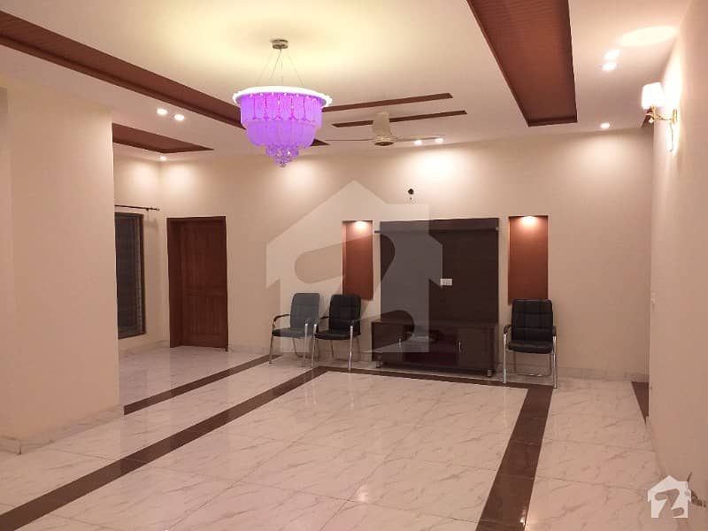 ریونیو سوسائٹی - بلاک اے ریوینیو سوسائٹی لاہور میں 6 کمروں کا 1 کنال مکان 3.75 کروڑ میں برائے فروخت۔