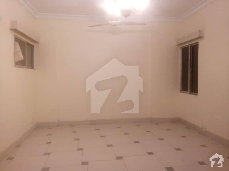 کلفٹن ۔ بلاک 3 کلفٹن کراچی میں 3 کمروں کا 8 مرلہ فلیٹ 55 ہزار میں کرایہ پر دستیاب ہے۔