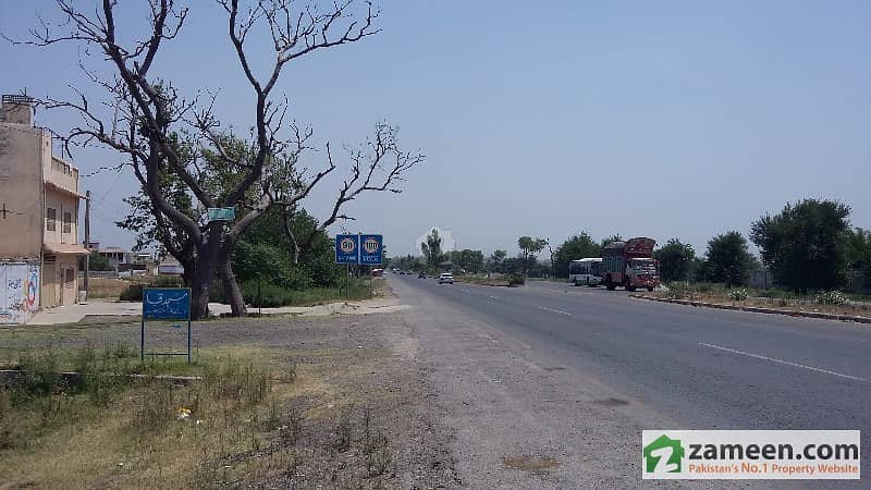 کلر سیداں راولپنڈی میں 7 کنال رہائشی پلاٹ 7 کروڑ میں برائے فروخت۔