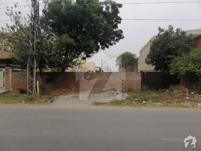 1 Kanal 60 Feet Road Ideal Location For Built Home Builders Semi Commercial Useful Plot For Sale