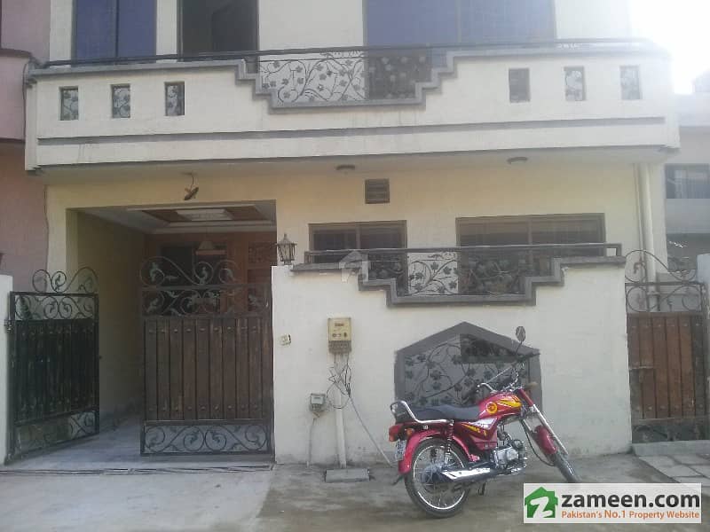 G-11/3 - 25x40 Triple Storey House With 9 Beds For Sale