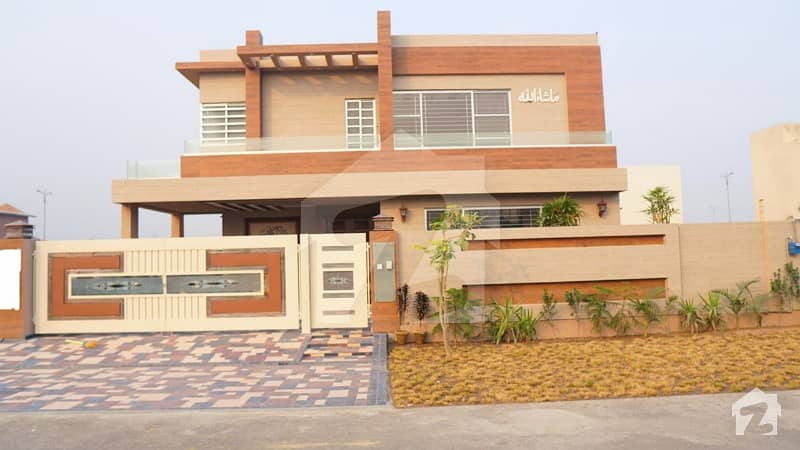 ڈی ایچ اے فیز 6 - بلاک این فیز 6 ڈیفنس (ڈی ایچ اے) لاہور میں 5 کمروں کا 1 کنال مکان 5.35 کروڑ میں برائے فروخت۔