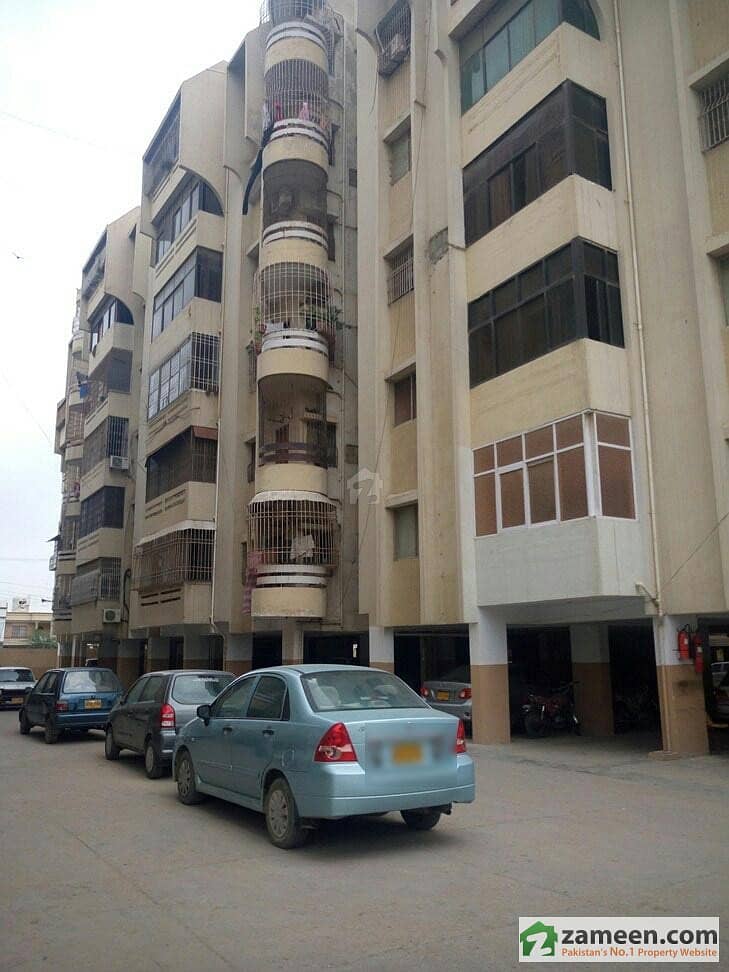 In Block 15 Noman Heaven 2nd Floor Corner Flat GulistaneJauhar