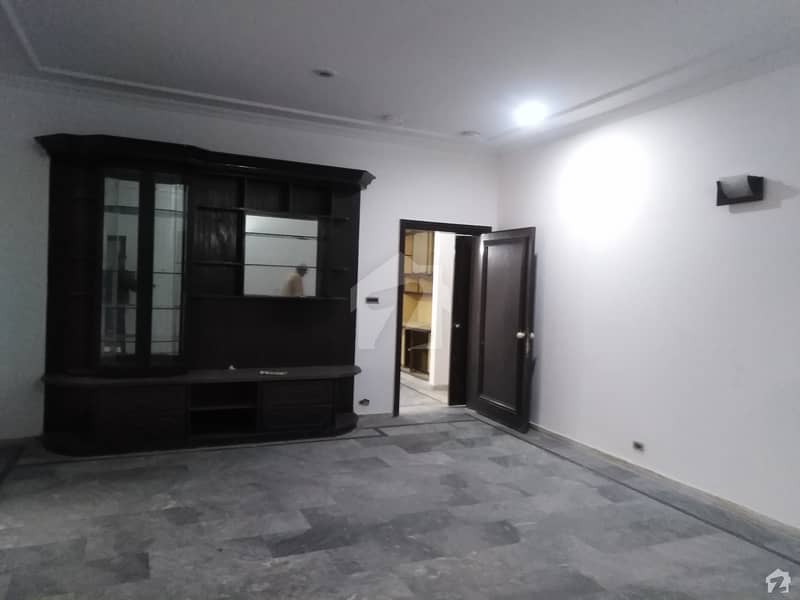 1 Kanal Well Maintained House Is Available For Rent