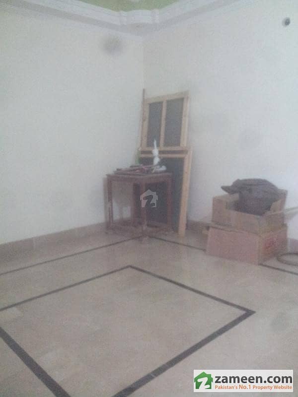 1st Floor Portion Near Farzana Dawakhana Is Available For Sale 1st Floor Portion Near Farzana Dawakhana Is Available For Sale
