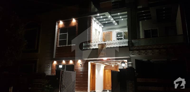 Luxurious 5 Marla Brand New House For Sale In Bahria Town Lahore