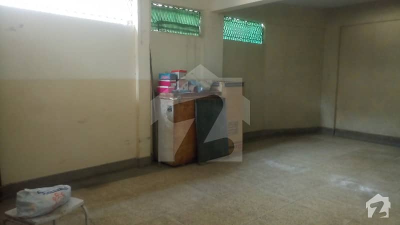 شاہی بازار حیدر آباد میں 3 کمروں کا 2 مرلہ مکان 75 لاکھ میں برائے فروخت۔