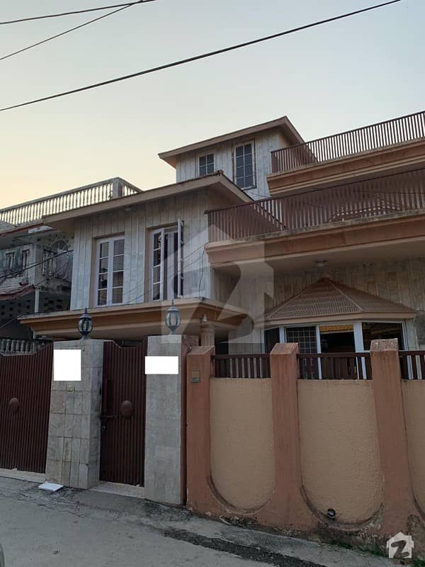 One Kanal Duplex House For Sale With Two Separate Independent Portions