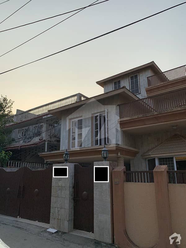 One Kanal Duplex House For Sale With Two Separate Independent Portions