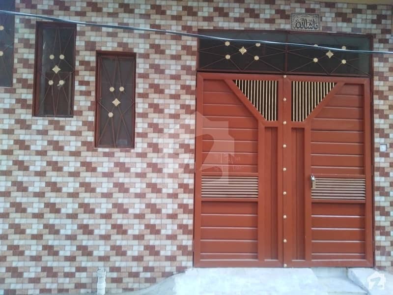 اعجاز آباد پشاور میں 3 کمروں کا 2 مرلہ مکان 15 ہزار میں کرایہ پر دستیاب ہے۔