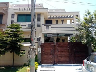 ڈی سی کالونی - ستلج بلاک ڈی سی کالونی گوجرانوالہ میں 6 کمروں کا 10 مرلہ مکان 2.1 کروڑ میں برائے فروخت۔ ڈی سی کالونی - ستلج بلاک ڈی سی کالونی گوجرانوالہ میں 6 کمروں کا 10 مرلہ مکان 2.1 کروڑ میں برائے فروخت۔