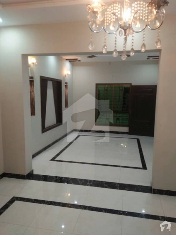 سبزہ زار سکیم ۔ بلاک پی سبزہ زار سکیم لاہور میں 5 کمروں کا 5 مرلہ مکان 45 ہزار میں کرایہ پر دستیاب ہے۔