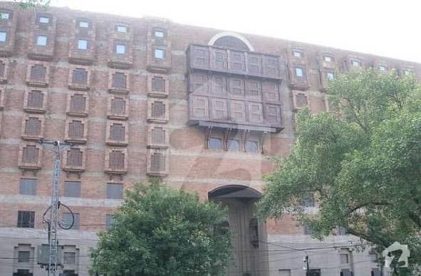 طفیل روڈ کینٹ لاہور میں 3 کمروں کا 11 مرلہ فلیٹ 5 کروڑ میں برائے فروخت۔