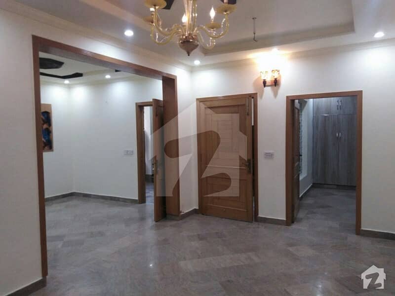 علامہ اقبال ٹاؤن ۔ زینت بلاک علامہ اقبال ٹاؤن لاہور میں 5 کمروں کا 5 مرلہ مکان 1.6 کروڑ میں برائے فروخت۔