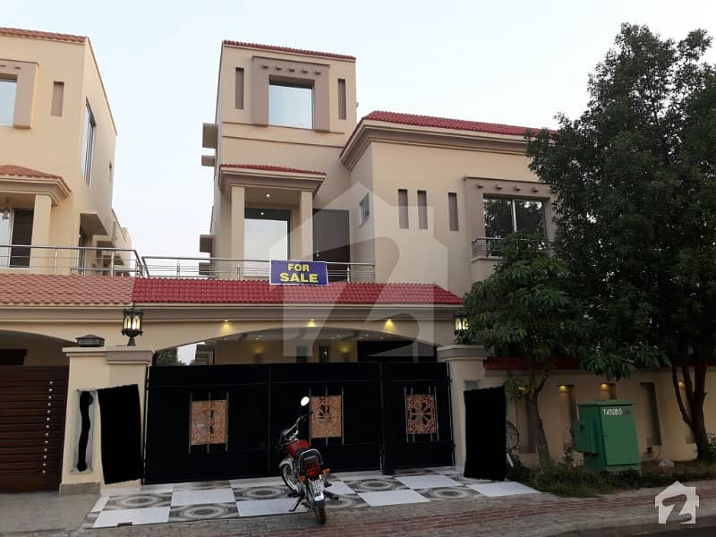 بحریہ ٹاؤن اقبال بلاک بحریہ ٹاؤن سیکٹر ای بحریہ ٹاؤن لاہور میں 5 کمروں کا 10 مرلہ مکان 1.65 کروڑ میں برائے فروخت۔