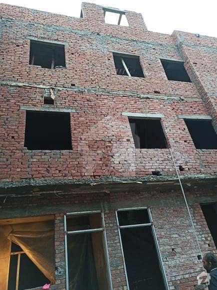 مسلم ٹاؤن لاہور میں 2 کمروں کا 2 مرلہ فلیٹ 32 لاکھ میں برائے فروخت۔