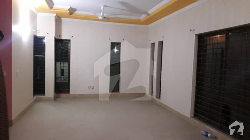 اےآرکاٹیجز لاہور میں 3 کمروں کا 5 مرلہ مکان 35 ہزار میں کرایہ پر دستیاب ہے۔