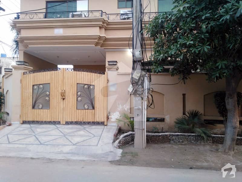 10 Marla Corner House For Sale In F2 Block Of Wapda Town Phase 1 Lahore