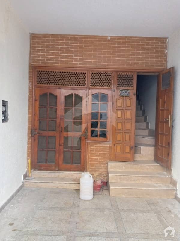 پشاور روڈ راولپنڈی میں 3 کمروں کا 7 مرلہ بالائی پورشن 25 ہزار میں کرایہ پر دستیاب ہے۔