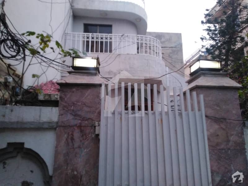 کوئنزروڈ لاہور میں 2 کمروں کا 3 مرلہ مکان 75 لاکھ میں برائے فروخت۔