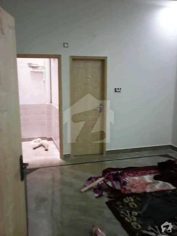 بفر زون - سیکٹر 15-A / 4 بفر زون نارتھ کراچی کراچی میں 1 کمرے کا 1 مرلہ کمرہ 8 ہزار میں کرایہ پر دستیاب ہے۔