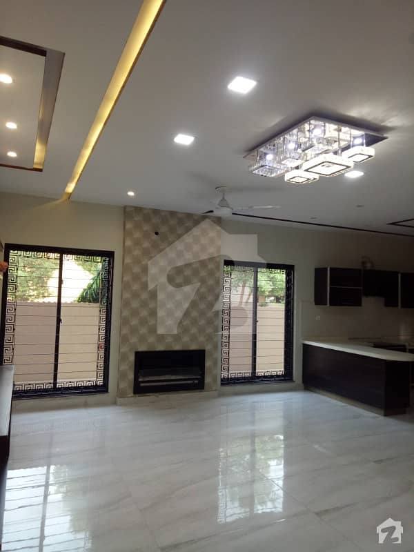 15 Marla Corner  House  For Sale In Jasmine Block Bahria Town Lahore