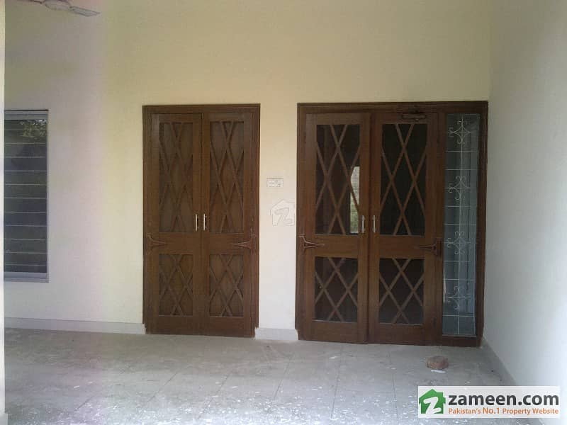 One Kanal Upper Portion For Rent In Main Cantt