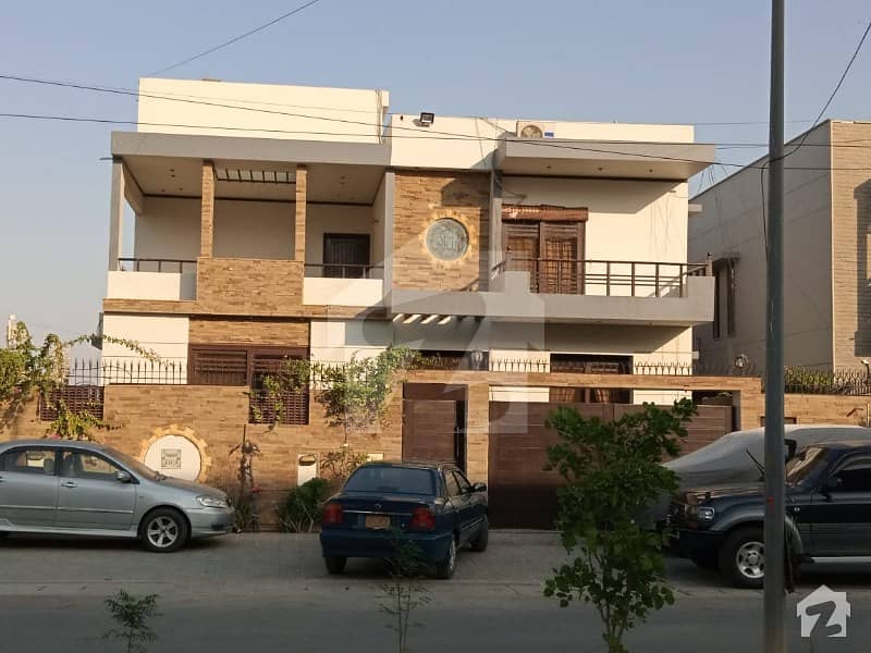 ڈی ایچ اے فیز 7 ڈی ایچ اے کراچی میں 5 کمروں کا 1 کنال مکان 7.6 کروڑ میں برائے فروخت۔