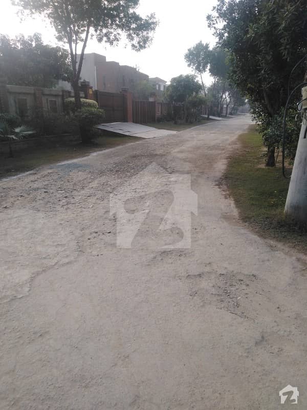 ایکسپو ایونیو سوسائٹی لاہور میں 1 کنال رہائشی پلاٹ 1.5 کروڑ میں برائے فروخت۔